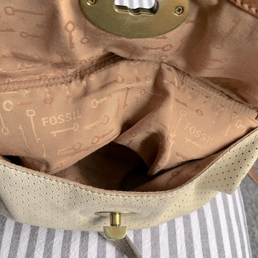 Fossil brown and off white leather crossbody purse - lots of compartments. - Picture 5 of 6
